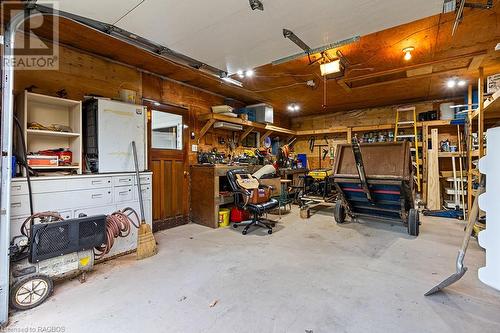 684138 Sideroad 30 Unit# Mh12, Chatsworth, ON - Indoor Photo Showing Garage