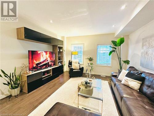 78 Robert Peel Road, Kitchener, ON - Indoor Photo Showing Living Room