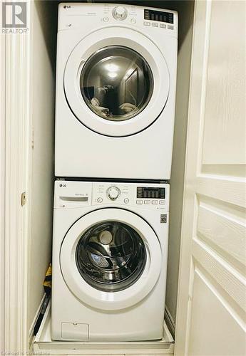 78 Robert Peel Road, Kitchener, ON - Indoor Photo Showing Laundry Room