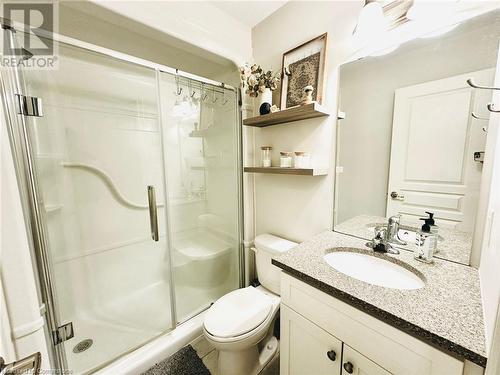 78 Robert Peel Road, Kitchener, ON - Indoor Photo Showing Bathroom