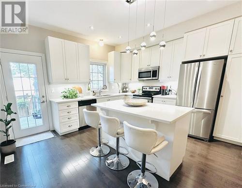 78 Robert Peel Road, Kitchener, ON - Indoor Photo Showing Kitchen With Upgraded Kitchen