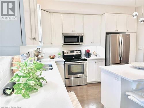 78 Robert Peel Road, Kitchener, ON - Indoor Photo Showing Kitchen With Double Sink