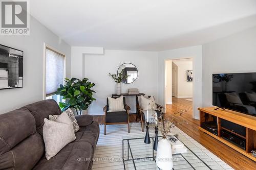 67 Beacham Crescent, Clarington (Newcastle), ON - Indoor Photo Showing Living Room