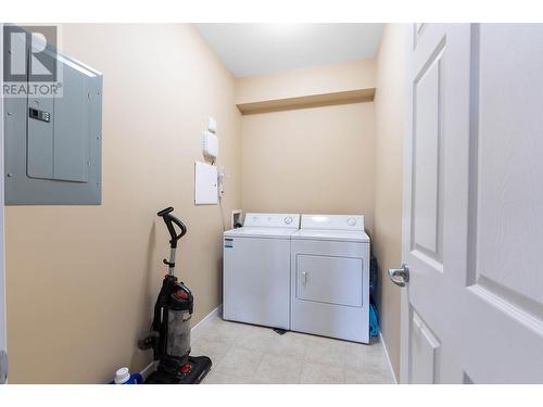 770 Rutland Road N Unit# 307, Kelowna, BC - Indoor Photo Showing Laundry Room