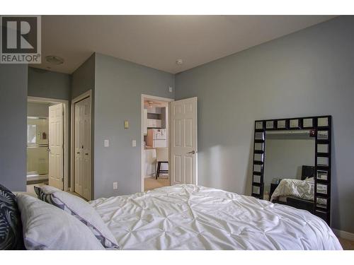 770 Rutland Road N Unit# 307, Kelowna, BC - Indoor Photo Showing Bedroom