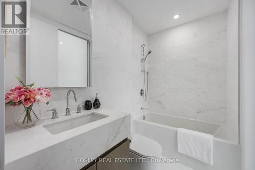 302 - 346 Davenport Road, Toronto (Annex), ON - Indoor Photo Showing Bathroom