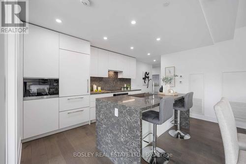 302 - 346 Davenport Road, Toronto, ON - Indoor Photo Showing Kitchen With Upgraded Kitchen