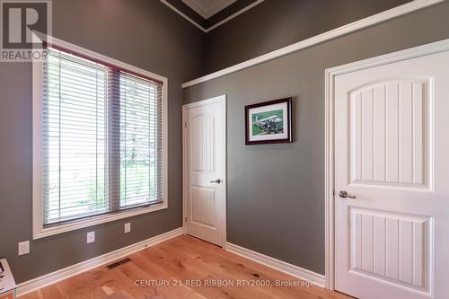 2529 Napperton Drive, Adelaide Metcalfe, ON - Indoor Photo Showing Other Room