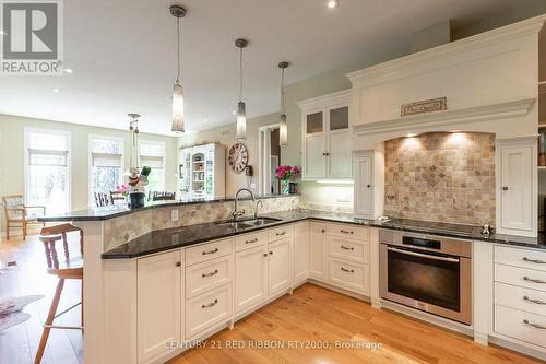 2529 Napperton Drive, Adelaide Metcalfe, ON - Indoor Photo Showing Kitchen With Upgraded Kitchen