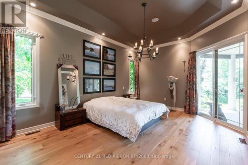 2529 Napperton Drive, Adelaide Metcalfe, ON - Indoor Photo Showing Bedroom