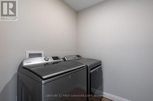 11 - 17 Nicholson Street N, Lucan Biddulph (Lucan), ON - Indoor Photo Showing Laundry Room