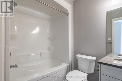 11 - 17 Nicholson Street N, Lucan Biddulph (Lucan), ON - Indoor Photo Showing Bathroom