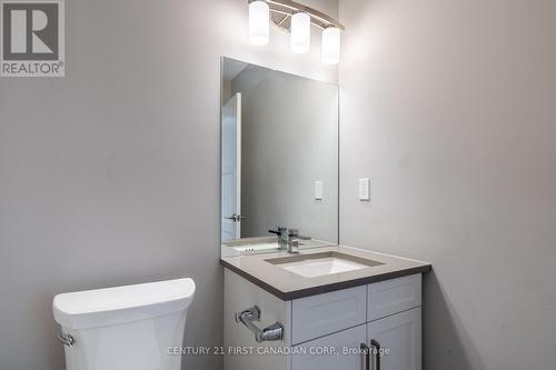 11 - 17 Nicholson Street N, Lucan Biddulph (Lucan), ON - Indoor Photo Showing Bathroom