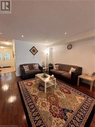 558 Candlestick Circle, Peel, ON - Indoor Photo Showing Living Room