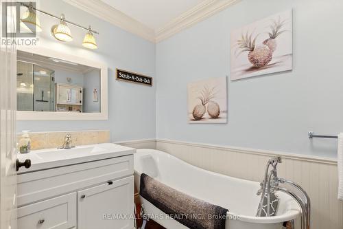 18 Blythe Shore Road, Kawartha Lakes, ON - Indoor Photo Showing Bathroom