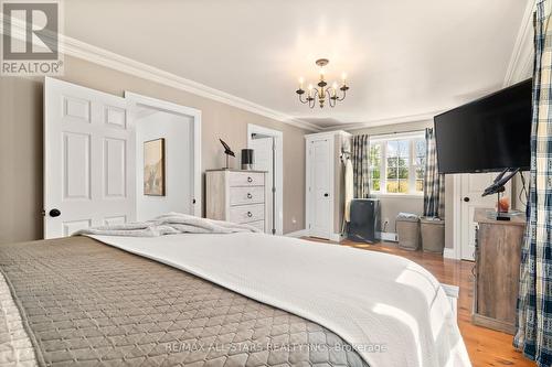 18 Blythe Shore Road, Kawartha Lakes, ON - Indoor Photo Showing Bedroom