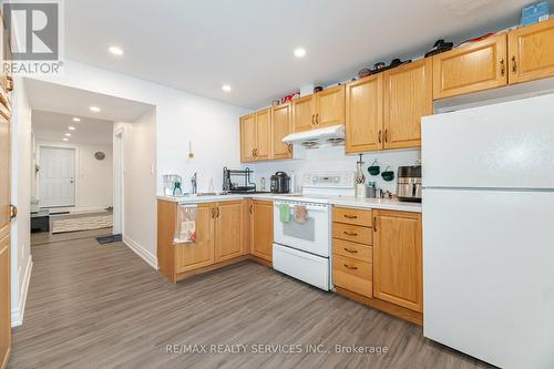 54 Fletchers Creek Boulevard, Brampton, ON - Indoor Photo Showing Kitchen