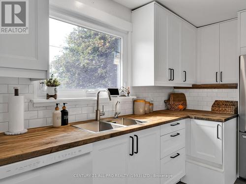 7501 Cavan Road, Hamilton Township (Bewdley), ON - Indoor Photo Showing Kitchen