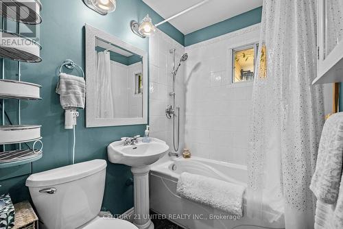 645 Hawley Street, Peterborough (Otonabee), ON - Indoor Photo Showing Bathroom