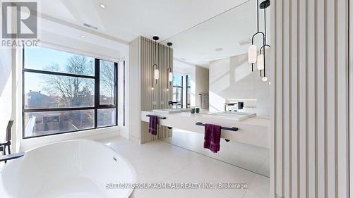 77 Risebrough Avenue, Toronto (Newtonbrook East), ON - Indoor Photo Showing Bathroom