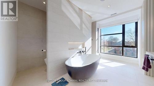 77 Risebrough Avenue, Toronto, ON - Indoor Photo Showing Bathroom