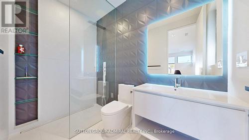 77 Risebrough Avenue, Toronto (Newtonbrook East), ON - Indoor Photo Showing Bathroom