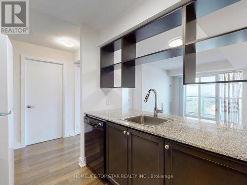 2821 - 135 Green Village Square, Toronto, ON - Indoor Photo Showing Kitchen