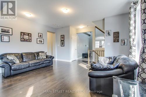 140 Meadow Vista Crescent, East Gwillimbury (Holland Landing), ON - Indoor Photo Showing Living Room