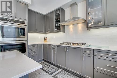 140 Meadow Vista Crescent, East Gwillimbury (Holland Landing), ON - Indoor Photo Showing Kitchen With Upgraded Kitchen