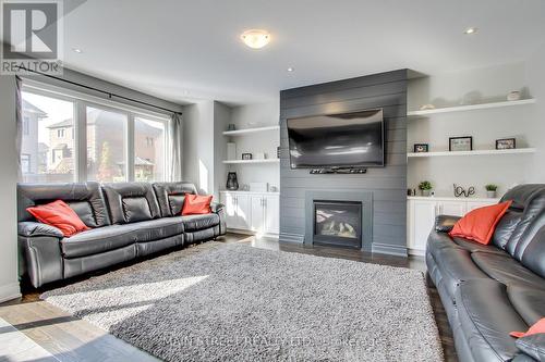 140 Meadow Vista Crescent, East Gwillimbury (Holland Landing), ON - Indoor Photo Showing Living Room With Fireplace