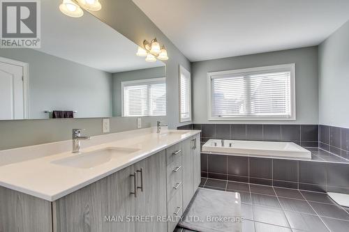 140 Meadow Vista Crescent, East Gwillimbury (Holland Landing), ON - Indoor Photo Showing Bathroom