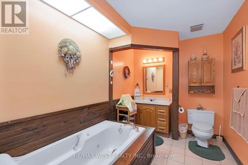 5878 4Th Line, New Tecumseth, ON - Indoor Photo Showing Bathroom