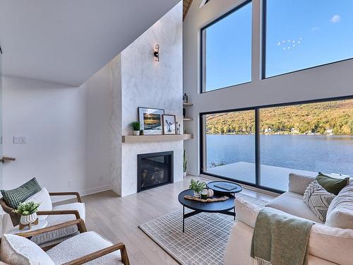 Salon - 93 Ch. Au Pied-De-La-Côte, Saint-Donat, QC - Indoor Photo Showing Living Room With Fireplace