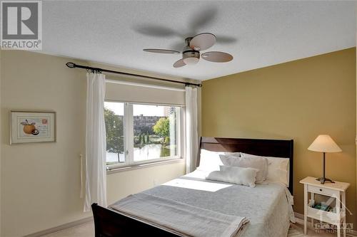 30 Pondside Private, Ottawa, ON - Indoor Photo Showing Bedroom