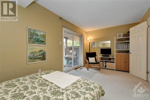 30 Pondside Private, Ottawa, ON - Indoor Photo Showing Bedroom