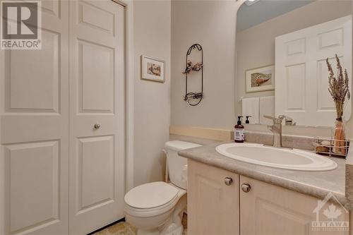 30 Pondside Private, Ottawa, ON - Indoor Photo Showing Bathroom