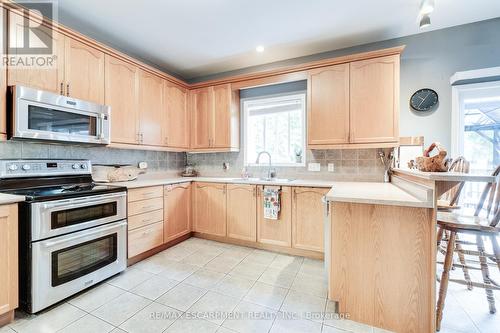 72 Sidney Crescent, Hamilton (Stoney Creek Mountain), ON - Indoor Photo Showing Kitchen