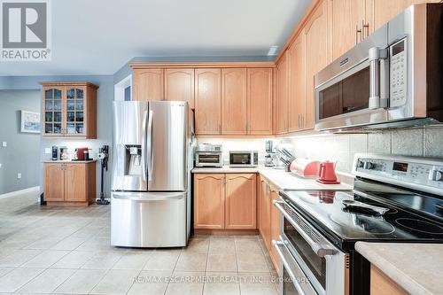 72 Sidney Crescent, Hamilton (Stoney Creek Mountain), ON - Indoor Photo Showing Kitchen