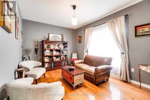 72 Sidney Crescent, Hamilton (Stoney Creek Mountain), ON - Indoor Photo Showing Living Room