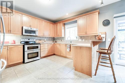 72 Sidney Crescent, Hamilton, ON - Indoor Photo Showing Kitchen