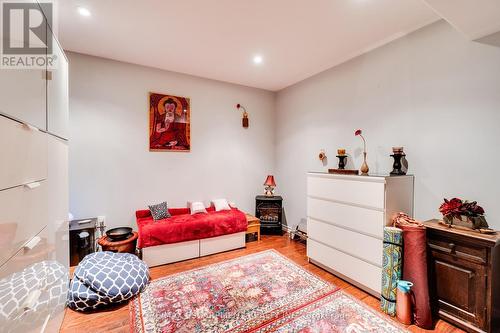 72 Sidney Crescent, Hamilton, ON - Indoor Photo Showing Bedroom