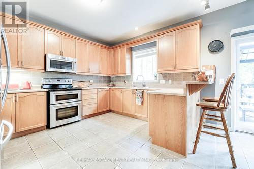 72 Sidney Crescent, Hamilton, ON - Indoor Photo Showing Kitchen