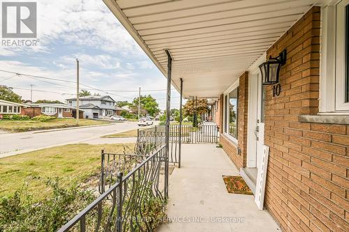 10 Windrush Crescent N, Hamilton (Lawfield), ON - Outdoor With Exterior