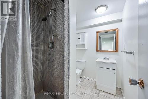 10 Windrush Crescent N, Hamilton (Lawfield), ON - Indoor Photo Showing Bathroom