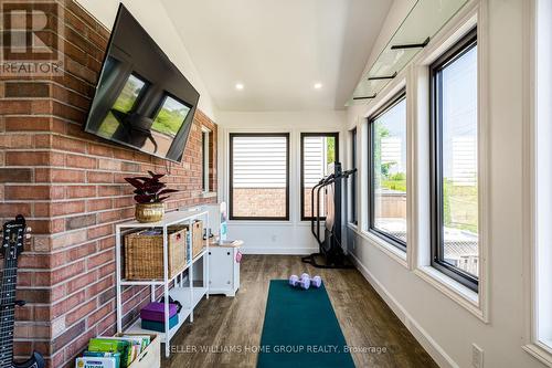 38 Grassyplain Drive, Hamilton, ON - Indoor Photo Showing Other Room