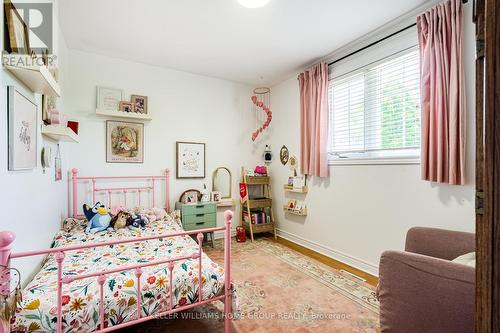 38 Grassyplain Drive, Hamilton, ON - Indoor Photo Showing Bedroom