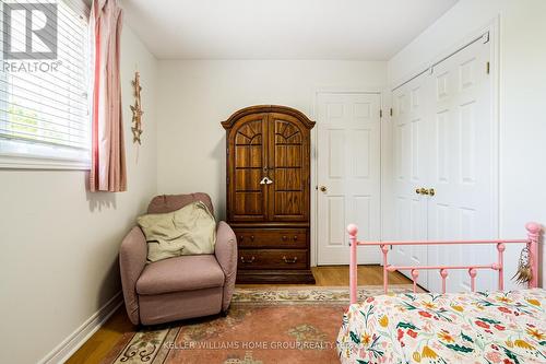 38 Grassyplain Drive, Hamilton, ON - Indoor Photo Showing Bedroom