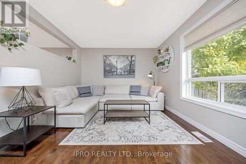 29 Maude Lane, Guelph (Grange Hill East), ON - Indoor Photo Showing Living Room