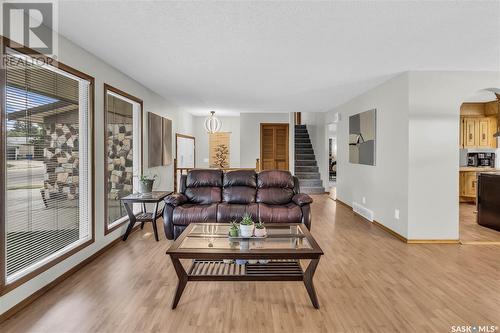 4308 Pasqua Street, Regina, SK - Indoor Photo Showing Living Room