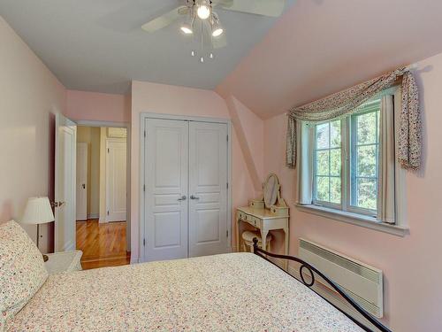 Chambre Ã Â coucher - 212 Av. Kindersley, Mont-Royal, QC - Indoor Photo Showing Bedroom